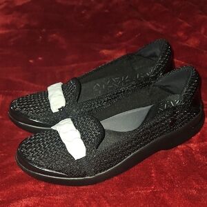 Bzees Women's Admire Loafer Size 7.5 NWOT